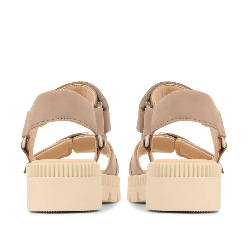 Chunky Platform Sandals - GAB35539 / 322 394