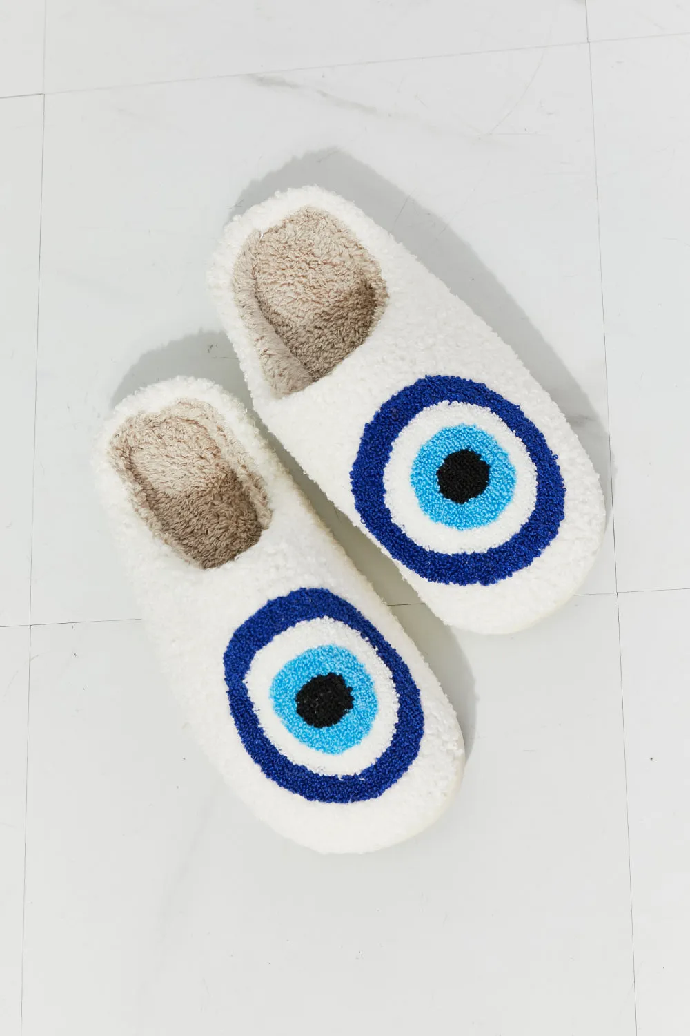 MMShoes Eye Plush White Slipper