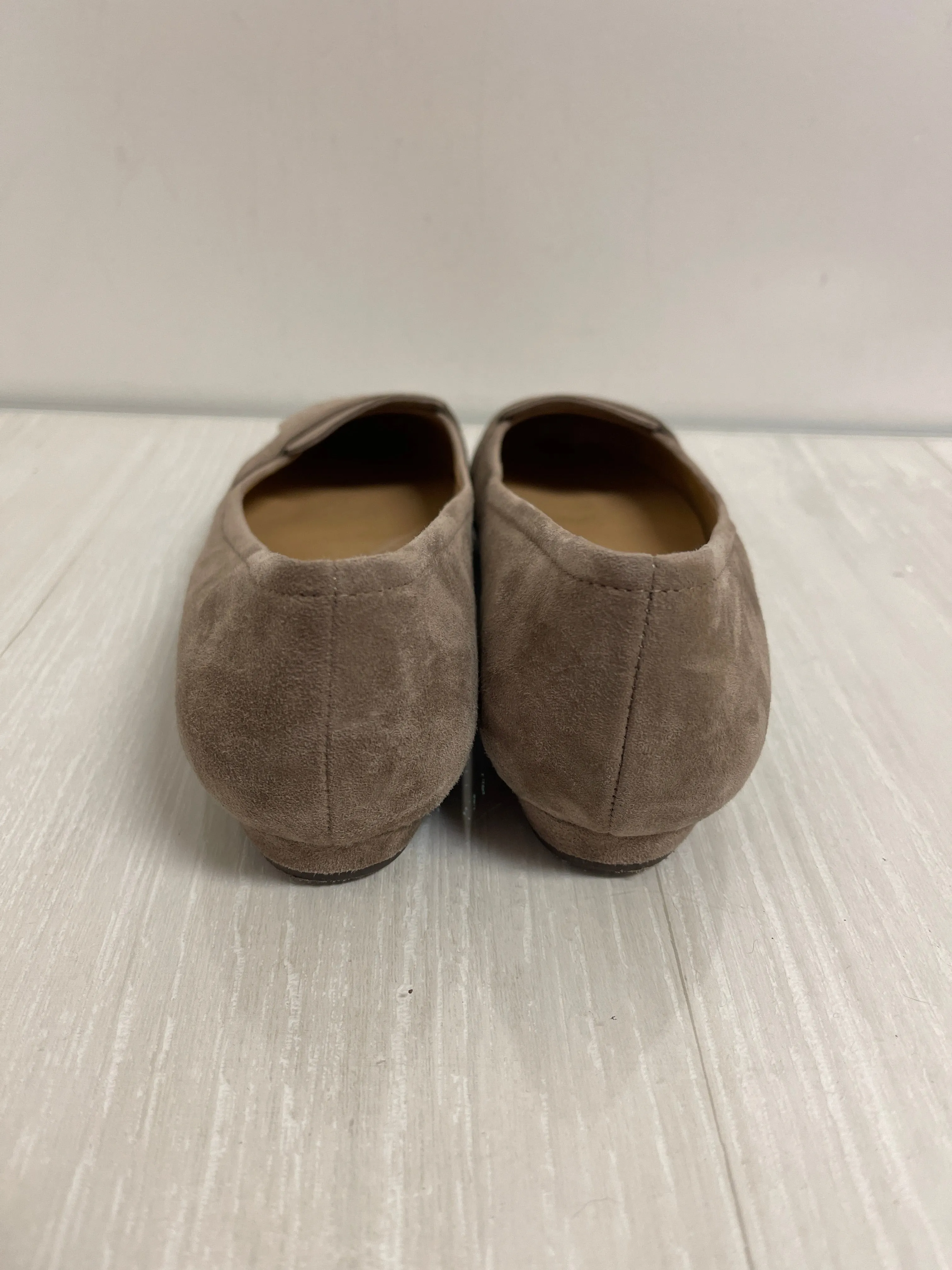 Shoes Flats By Vaneli In Taupe, Size: 8